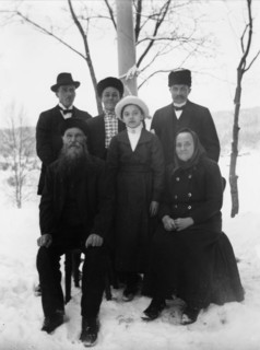 Brus Lars Larsson (b.1854) with wife Sara and children Lorentz and Märta and family..., 1916. Creator: Leonard Hansson.