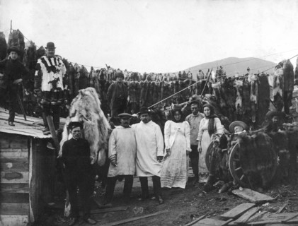 City of Petropavlovsk-Kamchatsky - Selling furs., 1910-1929. Creator: Ivan Emelianovich Larin.