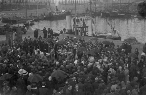 Seeing off the Expedition in Arkhangelsk, 1912. Creator: Nikolay Vasilyevich Pinegin.