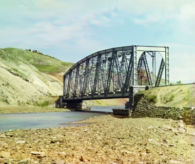 Bridge across the Katav River, near the factory, 1910. Creator: Sergey Mikhaylovich Prokudin-Gorsky.