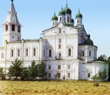 Assumption Cathedral in the Dalmatov Monastery, 1912. Creator: Sergey Mikhaylovich Prokudin-Gorsky.