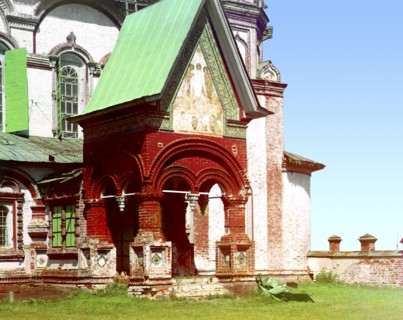 Entrance into the Church of Saint John Chrysostom (from the southwest), Yaroslavl, 1911. Creator: Sergey Mikhaylovich Prokudin-Gorsky.
