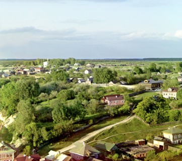Old road toward Moscow; City of Rzhev, 1910. Creator: Sergey Mikhaylovich Prokudin-Gorsky.