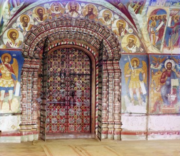 Entrance into the Church of Saint John the Precursor, from the gallery..., Yaroslavl, 1911. Creator: Sergey Mikhaylovich Prokudin-Gorsky.