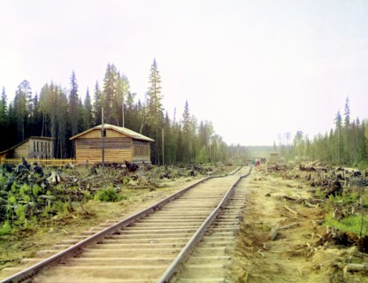 Ladva Station on the Murmansk railroad; Uneveness of the railway, 1915. Creator: Sergey Mikhaylovich Prokudin-Gorsky.