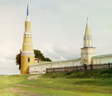Corner tower of the Golutvin Monastery, Kolomna, 1912. Creator: Sergey Mikhaylovich Prokudin-Gorsky.