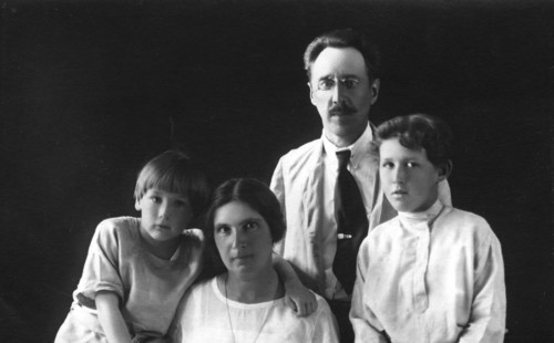 Mikhail Alekseevich Pavlov with his Wife, Olga Aleksandrovna (nee Klushina), and Sons, early 1920s. Creator: Unknown.