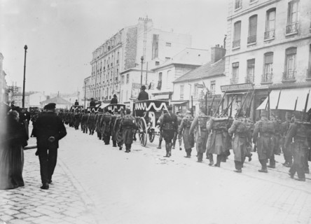 English soldiers buried, Versailles, 29 Oct 1914. Creator: Bain News Service.