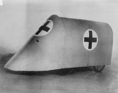 A red cross moving "Fort". For rescuing between trenches, between 1914 and c1915. Creator: Bain News Service.