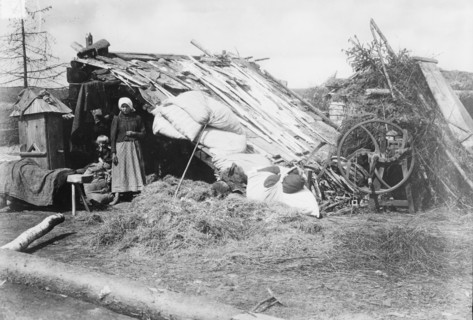 Russian Poles in war zone, between c1914 and c1915. Creator: Bain News Service.