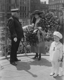 Capt. & Mrs. Mitchel, Jack Adams, May 31 1917 (date created or publishd later). Creator: Bain News Service.