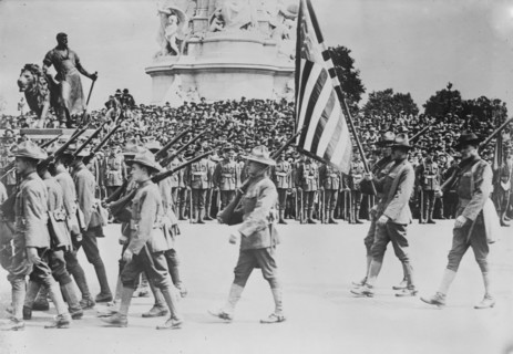 U.S. troops in London, between c1915 and c1920. Creator: Bain News Service.