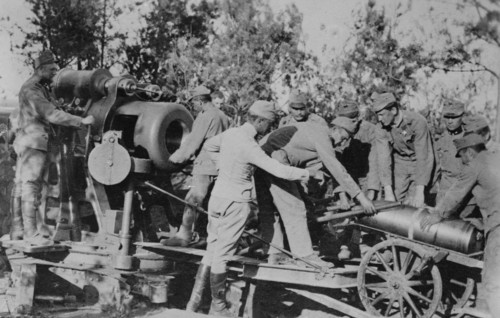 Austrians loading 30.5 cm gun, between c1915 and 1918. Creator: Bain News Service.