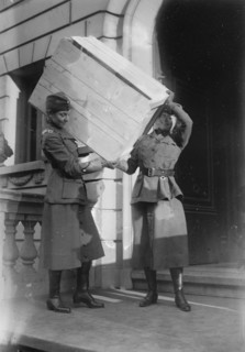 Capt. Baylis & Mary Watkins, 1917 or 1918. Creator: Bain News Service.