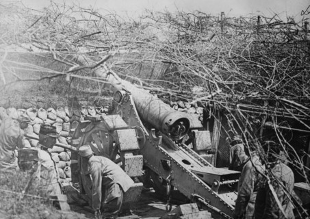Macedonia, French 155 gun ready to fire, between c1915 and 1918. Creator: Bain News Service.