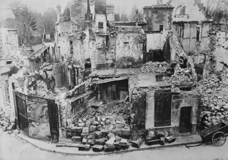 Ruins of Senlis, between c1915 and c1920. Creator: Bain News Service.