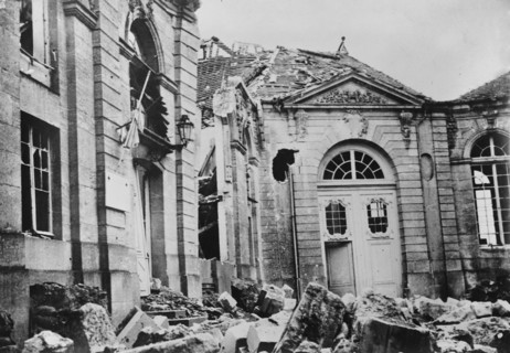 Verdun, entrance to Archbishop's Palace, 1916. Creator: Bain News Service.