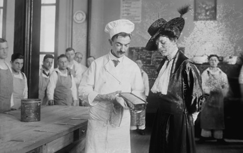 Mrs. J.L. Putnam at Naval Cooks' School, between c1915 and 1918. Creator: Bain News Service.
