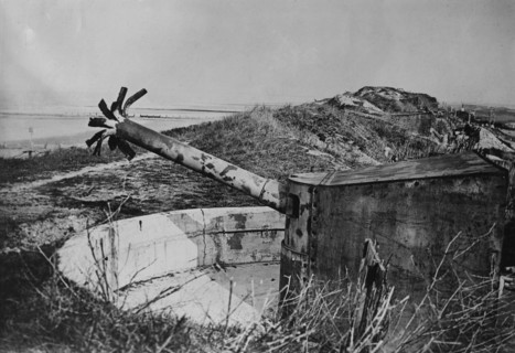 Zeebrugge, gun spoiled by Germans, 24 Oct 1918. Creator: Bain News Service.