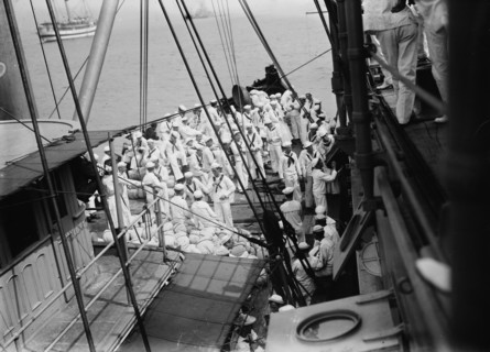 War game - Naval Reserve going ashore, between c1910 and c1915. Creator: Bain News Service.