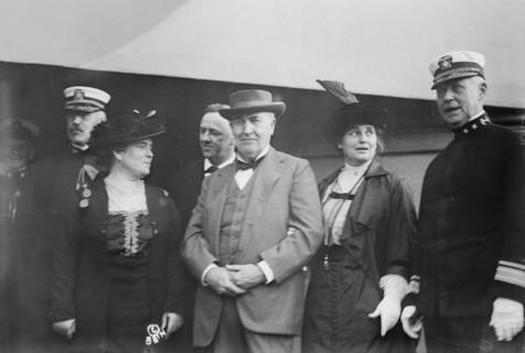 Josephus Daniels & wife, Thos. Edison & wife, 1914. Creator: Bain News Service.