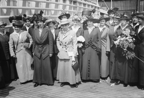 Nurses on American liner the St. Louis, 4/17/15, 1915. Creator: Bain News Service.