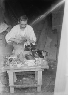 Syrian shoemaker, 1916. Creator: Bain News Service.