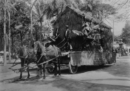 An old Hawaiian dwelling - float in Floral Parade, Honolulu, 1910. Creator: Bain News Service.
