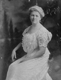 Mrs. Robt. Gamble seated, 1910. Creator: Bain News Service.