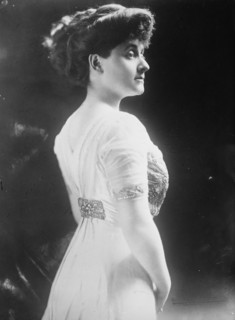 Mrs. Otto H. Kahn, 1910. Creator: Bain News Service.
