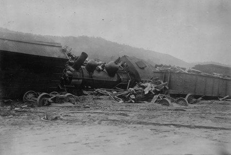 RR train caught in flood, Austin, between c1910 and c1915. Creator: Bain News Service.