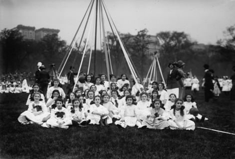 May Pole - Central Park, between c1910 and c1915. Creator: Bain News Service.