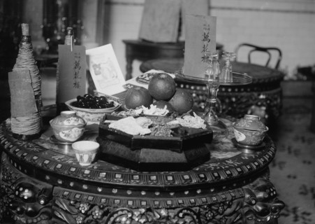 New Years feast, Chinatown 2/18/12, 1912. Creator: Bain News Service.