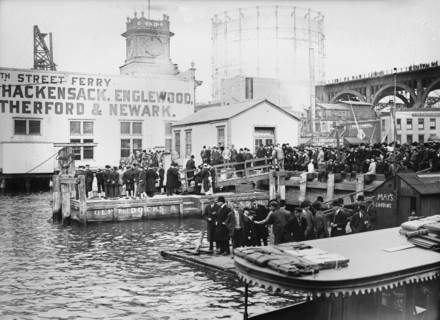 Watching warships 10/28/11, 1911. Creator: Bain News Service.