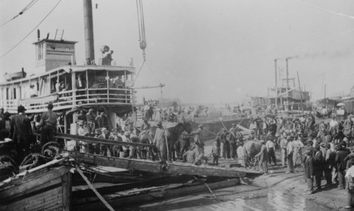 Louisiana Flood 1912-- refugees saved by gov't [i.e. government] boat, 1912. Creator: Bain News Service.
