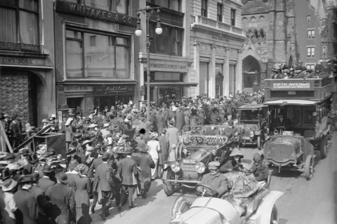 5th Ave., Easter,'13, 1913. Creator: Bain News Service.