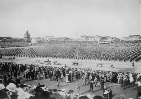 6000 girls at Sokol Sports at Prague, Austria, 1912. Creator: Bain News Service.