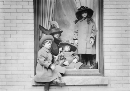 Mrs. B. Guinness & children, between c1910 and c1915. Creator: Bain News Service.