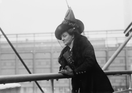 Mrs. Curtis Guild, between c1910 and c1915. Creator: Bain News Service.