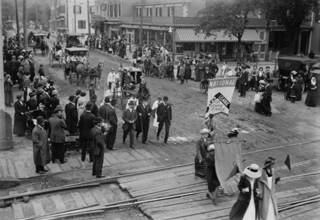 Suffrage pageant - Long Island, 1913. Creator: Bain News Service.