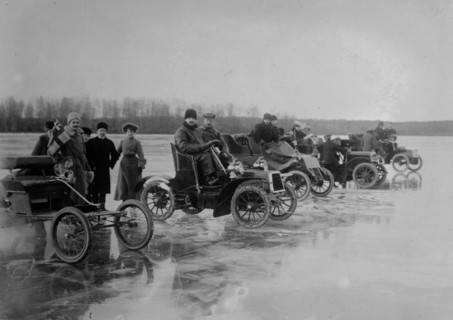 Motor race on ice - Sweden, between c1910 and c1915. Creator: Bain News Service.