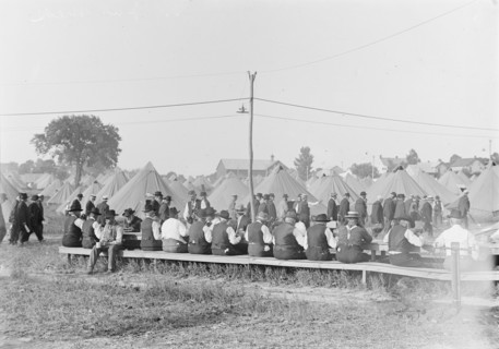 Gettysburg - Vets. at mess, 1913. Creator: Bain News Service.