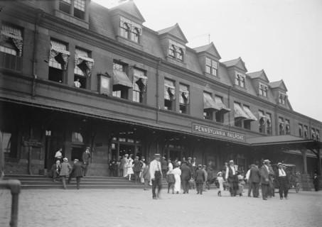 At Harrisburg, between c1910 and c1915. Creator: Bain News Service.