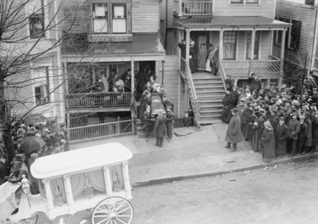 Body of Dago Frank being carried to hearse, 1914. Creator: Bain News Service.