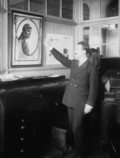 Pathe, between c1915 and c1920. Creator: Bain News Service.