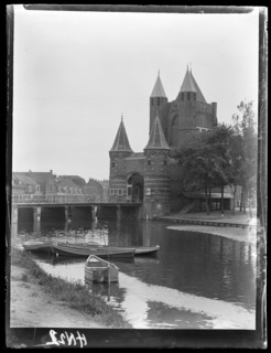 The Amsterdamse Poort, Haarlem, the Netherlands,  1906-1917. Creator: George Crombie.