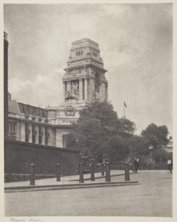 Tower Hill. From the album: Photograph album - London, 1920s. Creator: Harry Moult.