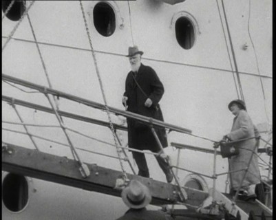 George Bernard Shaw and a Woman Climbing a Gangplank, 1930s. Creator: British Pathe Ltd.