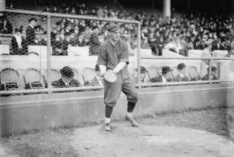 Earl Blackburn, Cincinnati NL (baseball), 1913. Creator: Bain News Service.