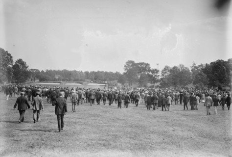 Gallery at golf match, 9/13/13, 1913. Creator: Bain News Service.